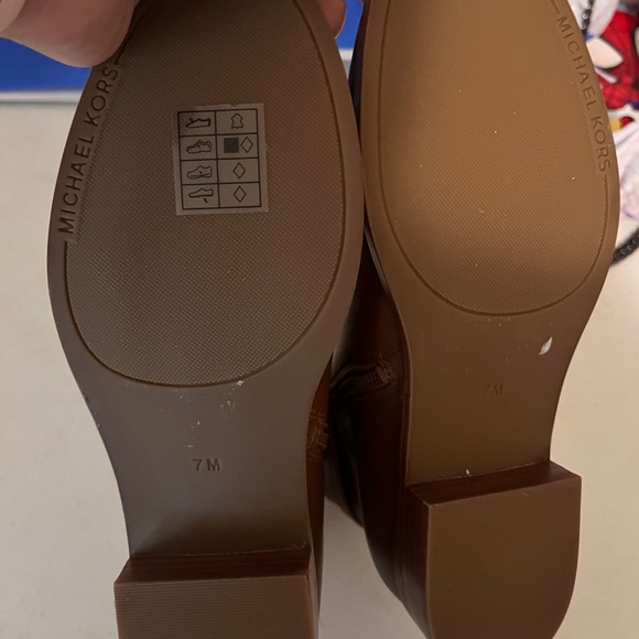 Michael Kors Finley Luggage Flat Bootie Ankle Boots - Picture 6 of 6